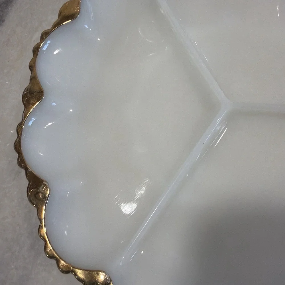 Vintage Anchor Hocking Fire King White Milk Glass Divided DishWith Gold Trim 001